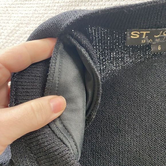 ST JOHN Basics Cardigan Jacket Black rhinestone Buttons Santana Knit size 6 - Picture 6 of 15